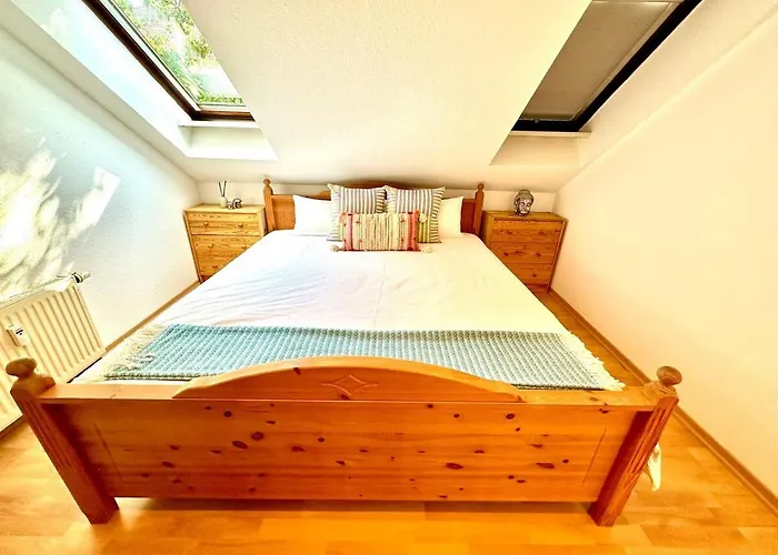 Fantastische Dachgeschosswohnung In Connewitz - 3 Private Schlafbereiche - Platz Fuer Bis Zu 5 Personen - Tolle Lage Und Oeffentliche Verkehrsmittel