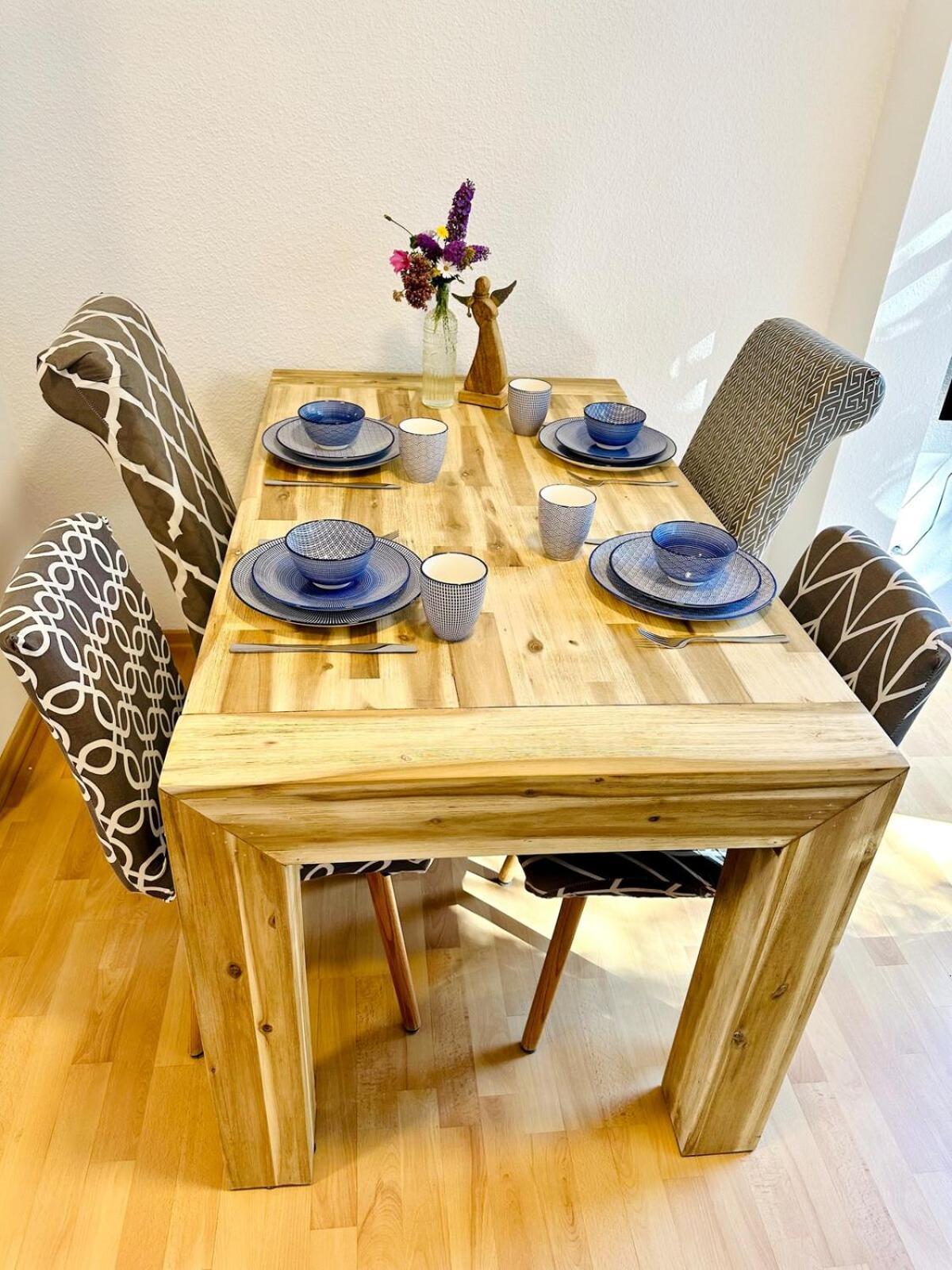 Fantastische Dachgeschosswohnung In Connewitz - 3 Private Schlafbereiche - Platz Fuer Bis Zu 5 Personen - Tolle Lage Und Oeffentliche Verkehrsmittel Apartment *