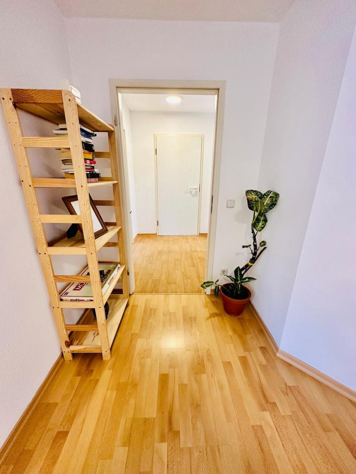 Fantastische Dachgeschosswohnung In Connewitz - 3 Private Schlafbereiche - Platz Fuer Bis Zu 5 Personen - Tolle Lage Und Oeffentliche Verkehrsmittel *